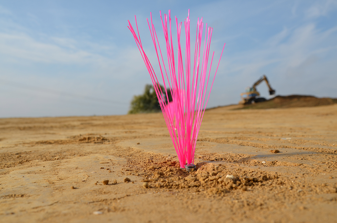 fluo public works marker